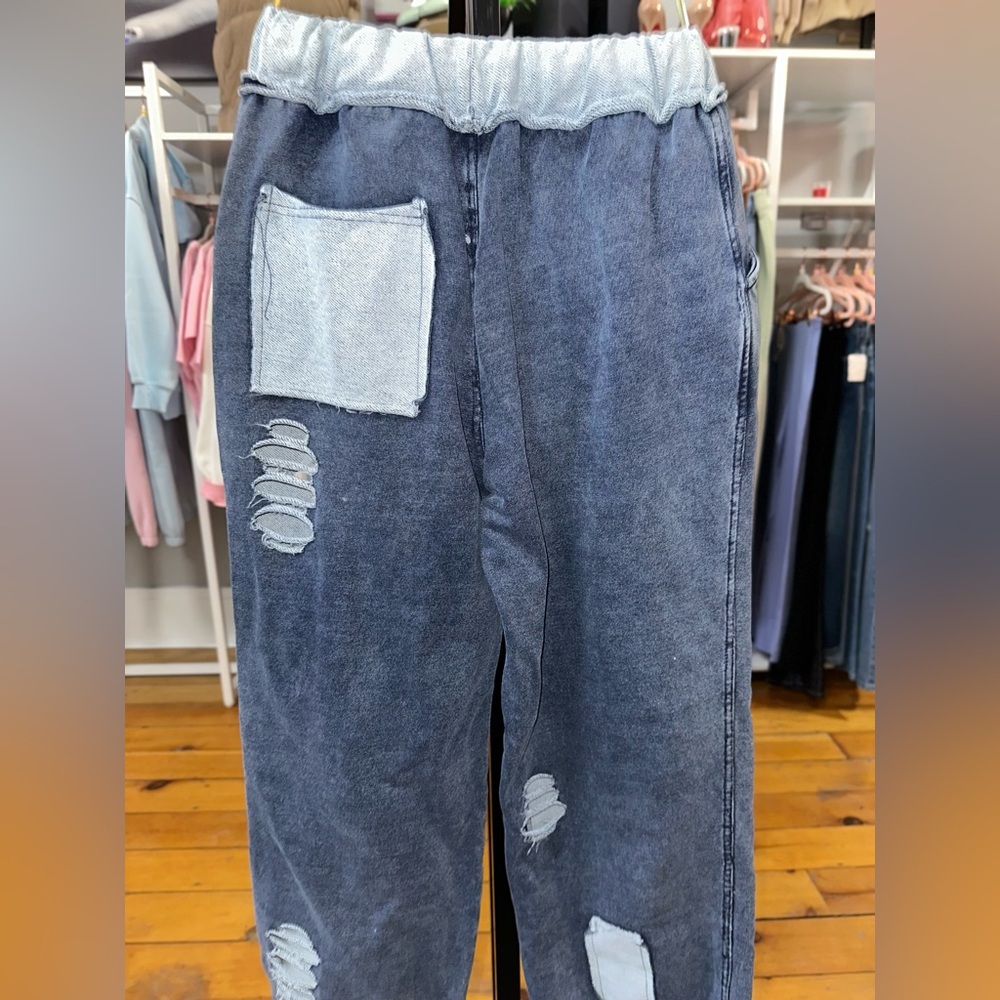 POL Distressed Joggers - Picture 5 of 6